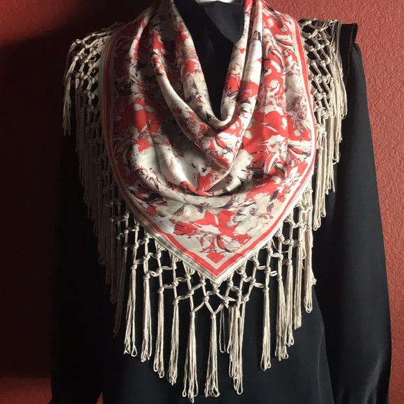 2pcs Fringed Cowl Scarf and Nine West Leather Belt - Picture 2 of 8